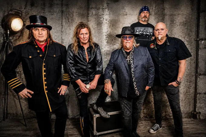 PRETTY MAIDS