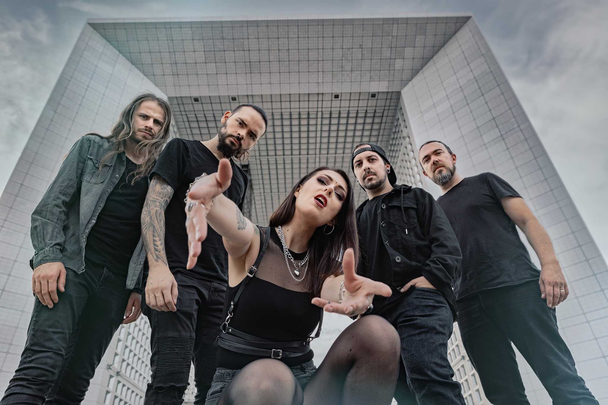 DUST IN MIND - Première vidéo métal sur la tour Eiffel !