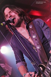 06.02.20_thenewroses01