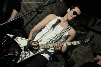 13.03.20_lastaddiction01