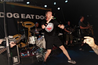 26.09.19_dogeatdog06