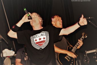 26.09.19_dogeatdog14