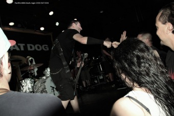 26.09.19_dogeatdog15