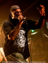 08-05-2013-sepultura04