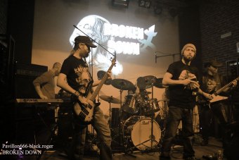 09.02.19_brokendown04