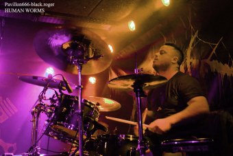 09.03.19_humanworms03