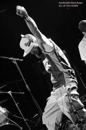 121113_allofyoudown04