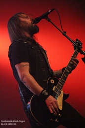 131113_blackspiders04