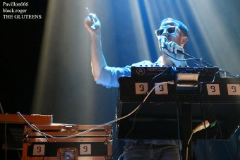 14.11.18_thegluteens04