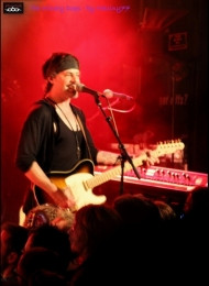 15-09-2013-the-winery-dogs05