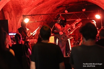 22-08-13_evileruption05