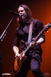 24-10-2013-alterbridge04