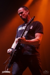 24-10-2013-alterbridge05