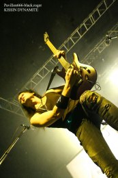 28.01.19_kissindynamite02