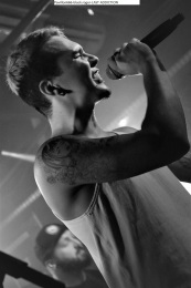 18.09.20-last-addiction-01