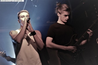 18.09.20-last-addiction-09