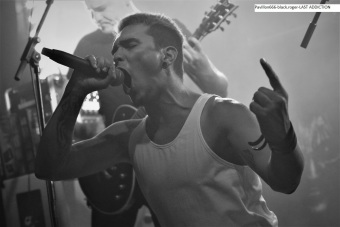 18.09.20-last-addiction-10