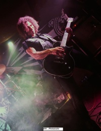 lords-of-altamont-04