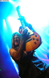 dead-daisies-09