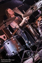 10.05.19_crackhouse03