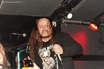 10.11.19_entombedad14