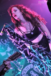 14.12.19_barnhooker01