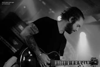 16.11.19_letthemburn02