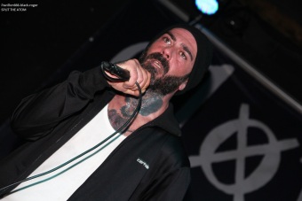 25.11.19_splittheatom01